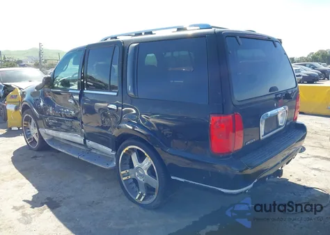 2000 Lincoln Navigator z USA, uszkodzony, nr VIN 5LMPU28A9YLJ03030